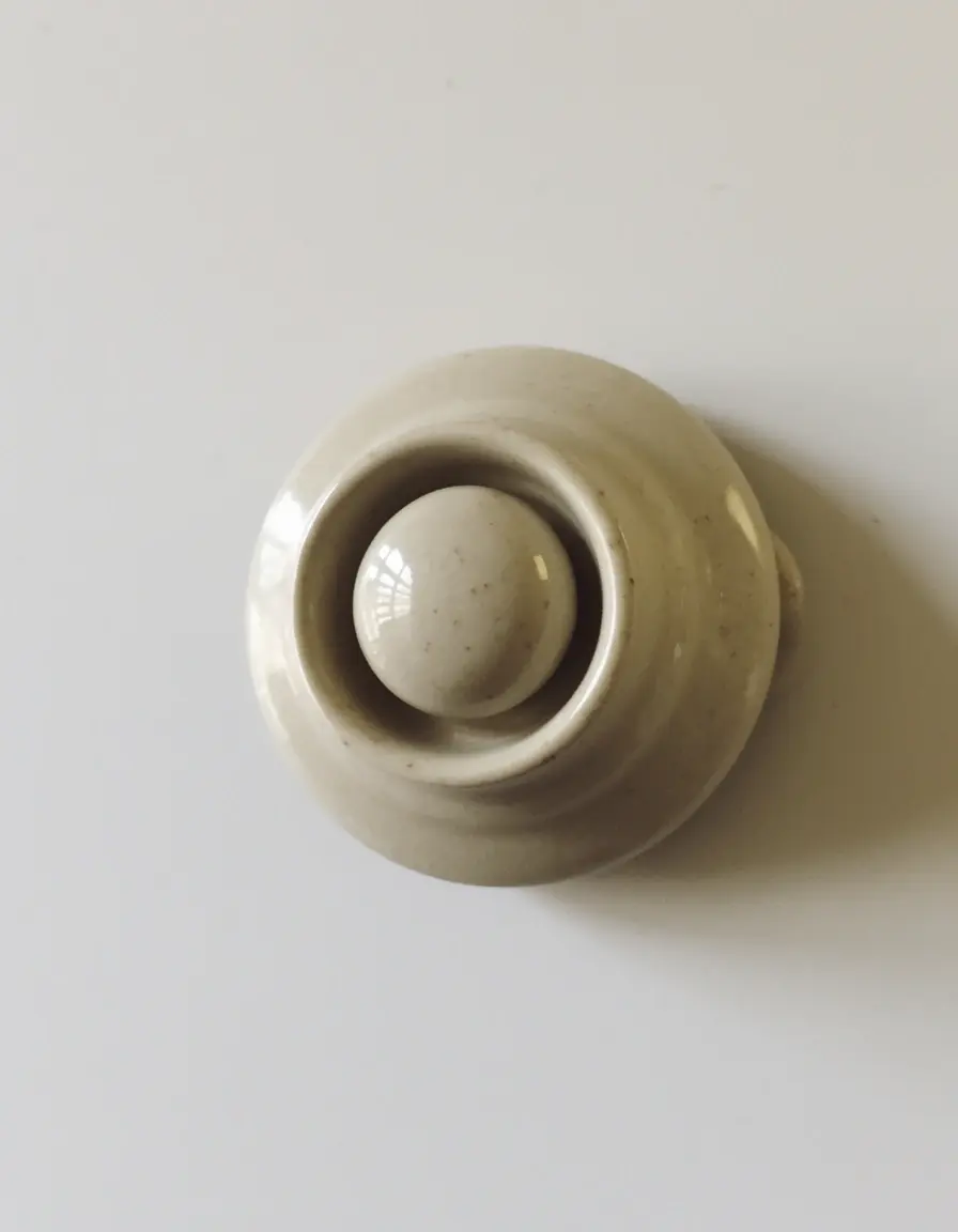Pomo redondo de cerámica artesanal